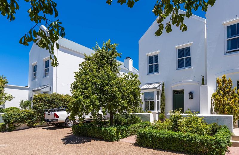 To Let 2 Bedroom Property for Rent in Zwaanswyk Western Cape